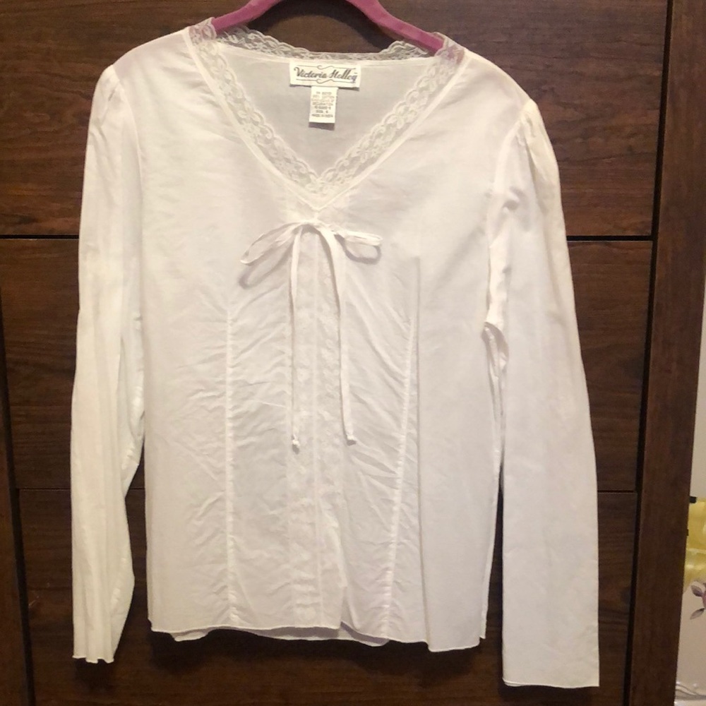 Long sleeve white blouse
